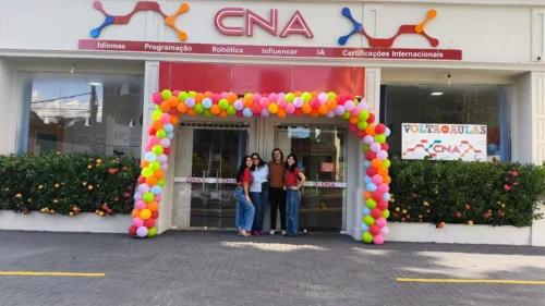 Fachada do CNA Foz do Iguaçu, na Rua Belarmino de Mendonça - 63.